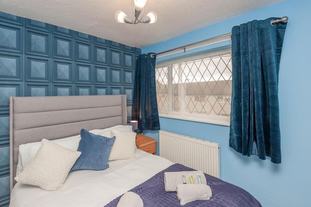 Leed City Centre - Armley Wortley Лийдс Екстериор снимка