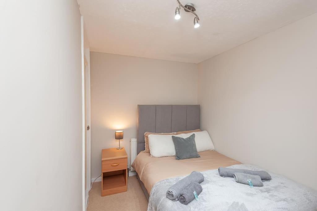Leed City Centre - Armley Wortley Лийдс Екстериор снимка